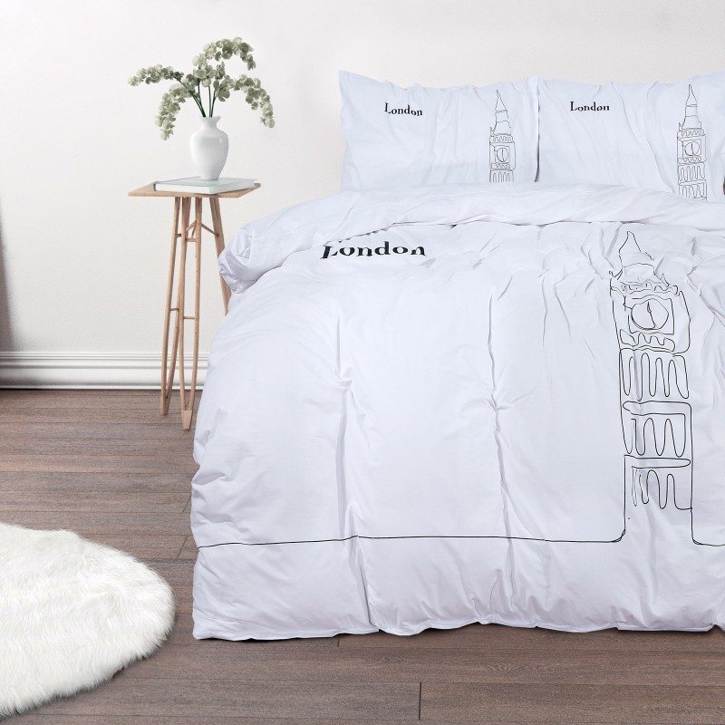 Vrijeme je za potpuno uživanje u modernim pamučnim posteljinama! Posteljina Day in London od renforce platna, mekane tkanine, jednostavne za održavanje. Neka vas oduševi moderan dizajn s printom za udoban i ugodan san. Posteljina je periva na 40 °C.