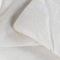 Cjelogodišnji svileni pokrivač Royal Sleep Diana tijekom cijele godine oduševit će vas udobnošću najbolje svile tijekom cijele godine. Svileni pokrivač savršen je izbor za sve koji cijene prirodne materijale. Prirodna mulberry svila u pokrivaču diše s vama i ima izvrsne sposobnosti kontrole temperature, pružajući tako ugodan san i luksuznu udobnost. Pokrivač se u cijelosti može prati na 30 ° C.