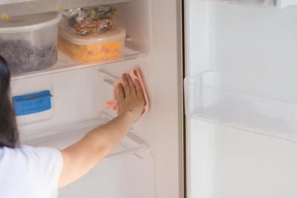 Očistite hladnjak i riješite se neugodnih mirisa