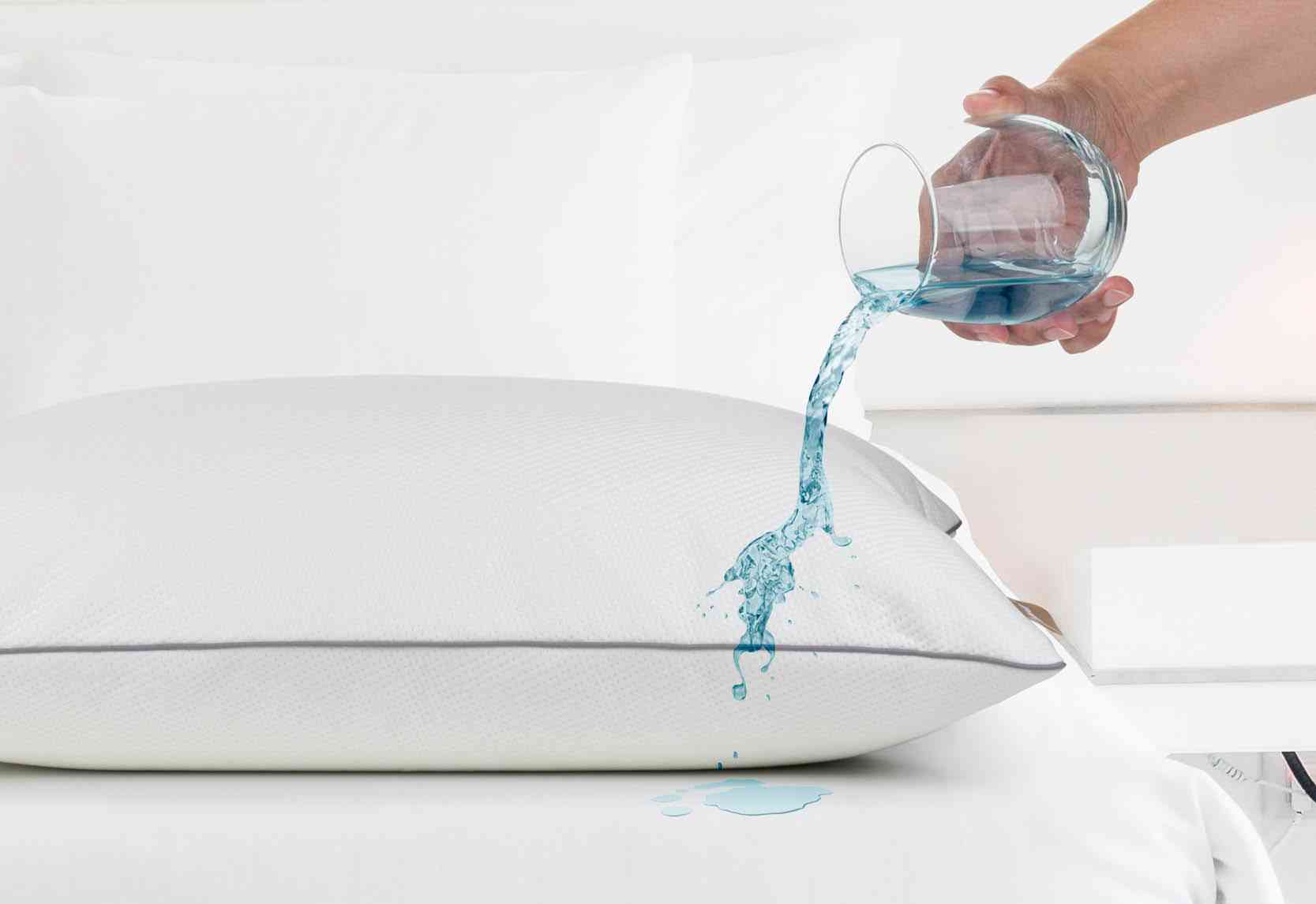 Vodootporna zaštitna navlaka sprječava prodor znoja u jastuk.
